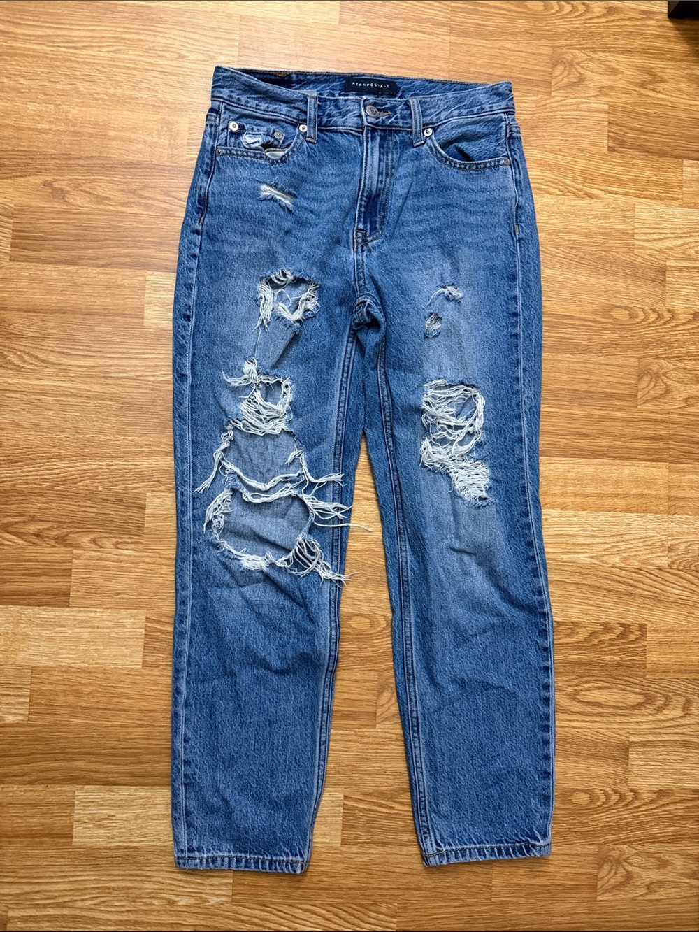 Aeropostale Ripped Mom jeans